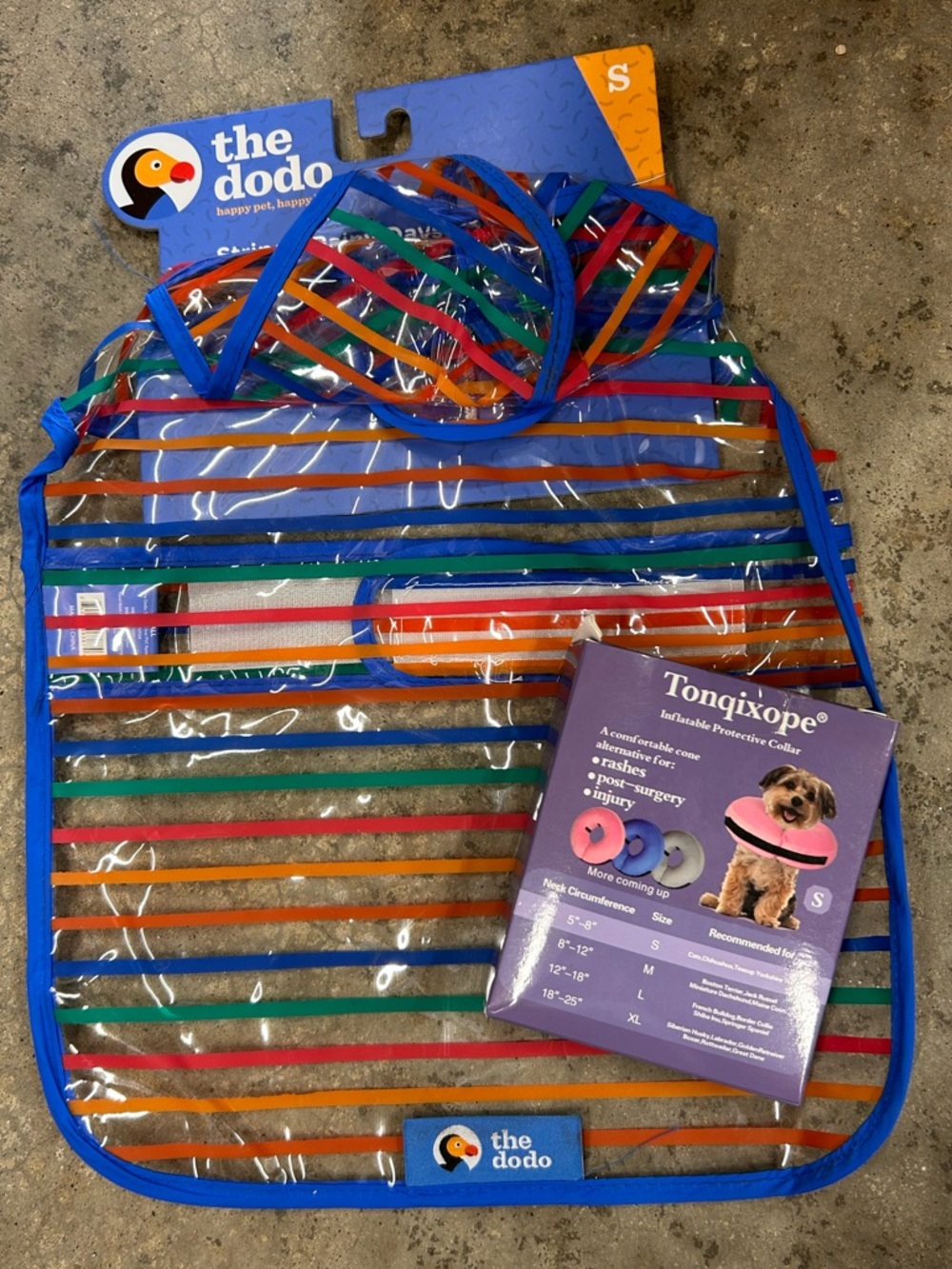 DOG‎ ACCESSORY BUNDLE.  SMALL
RAINCOAT AND SMALL INFLATABLE
COLLAR